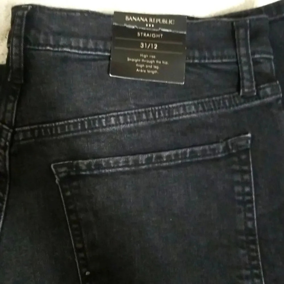 Banana Republic High-Rise Black Wash Straight Jean - Picture 9 of 16